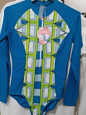AS ROSE RICH LONG-SLEEVE UPF 50+ FRONT ZIP ONE-PIECE SWIMSUIT BLUE & LIME SIZE M